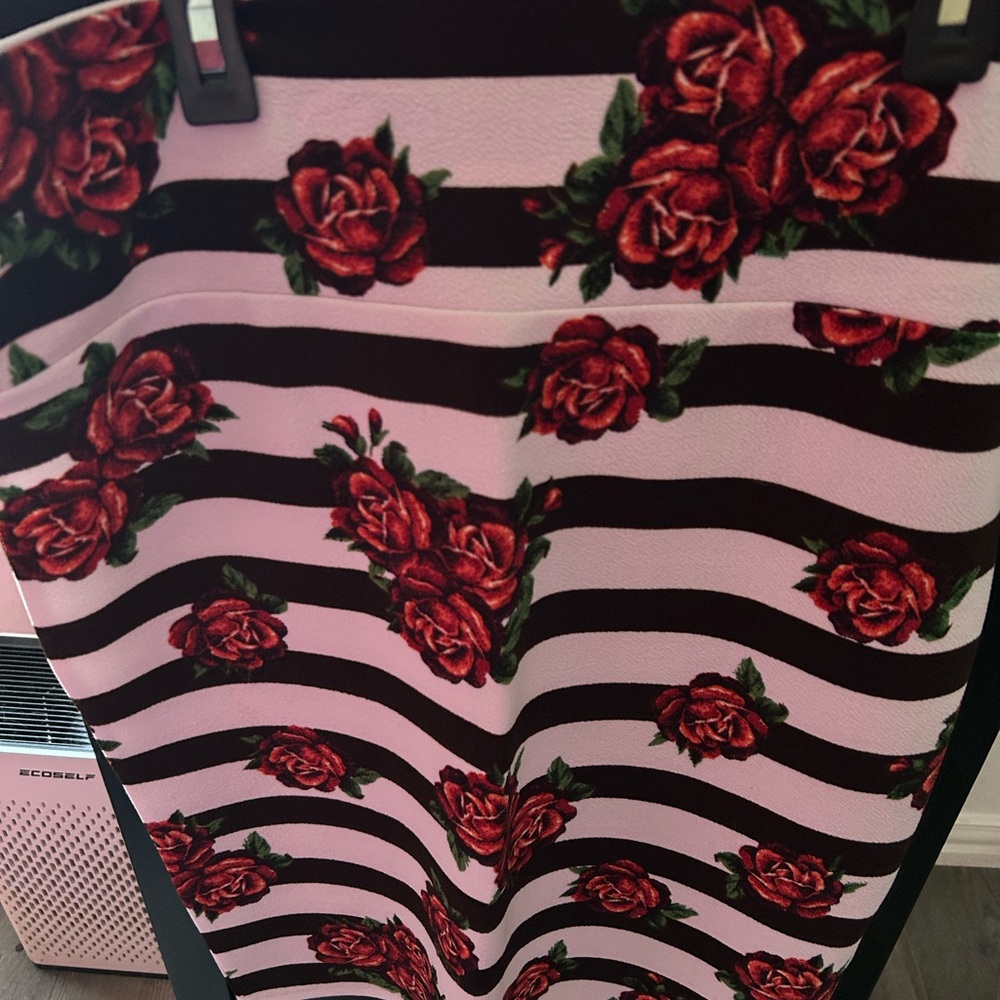 LuLaRoe Pink and Black Skirt with Red Roses